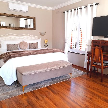 Meerendal Cottage-Affordable Luxury-Private Garden With Pool & Hot Tub Kapstaden Eksteriør billede