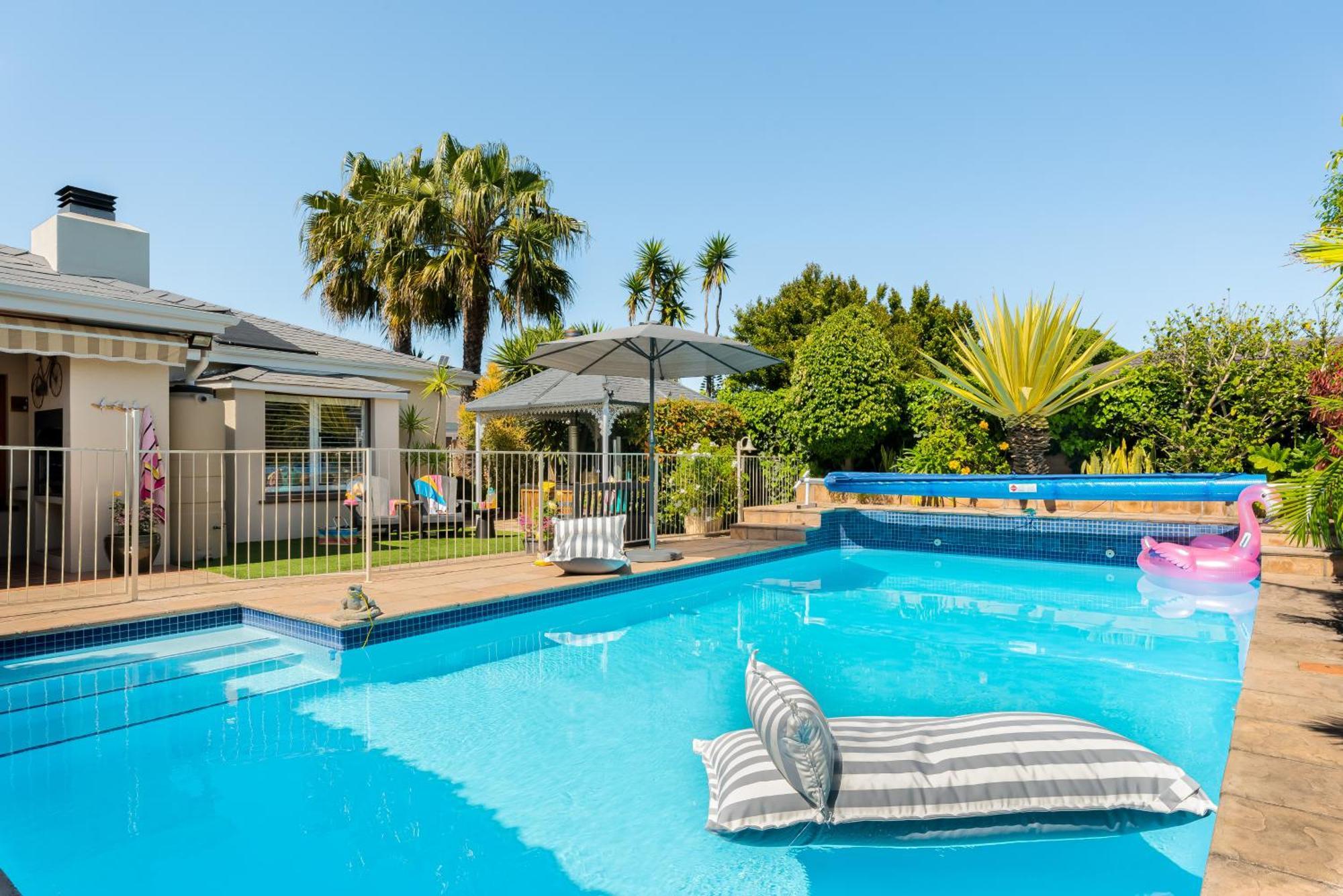 Meerendal Cottage-Affordable Luxury-Private Garden With Pool & Hot Tub Kapstaden Eksteriør billede