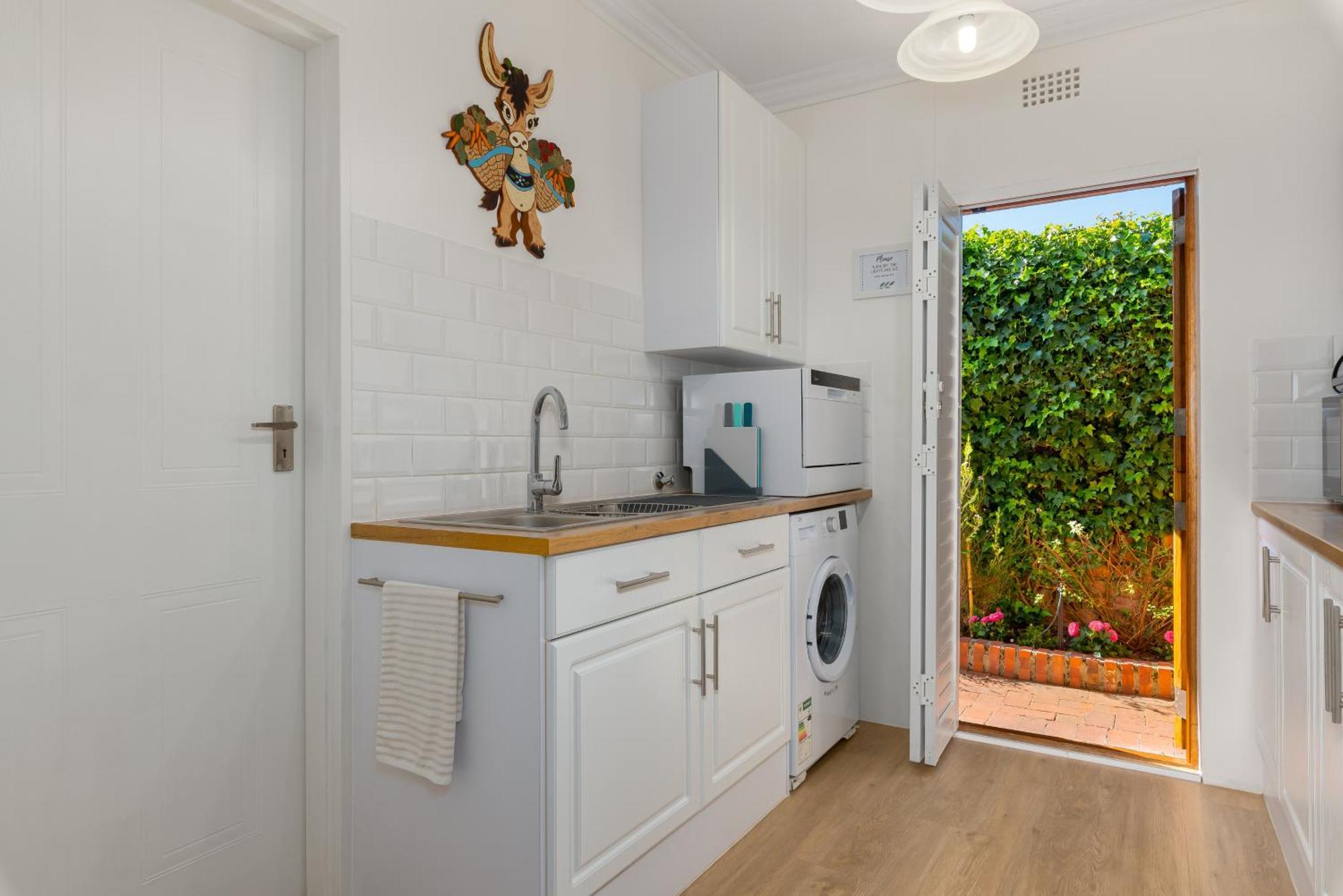 Meerendal Cottage-Affordable Luxury-Private Garden With Pool & Hot Tub Kapstaden Eksteriør billede