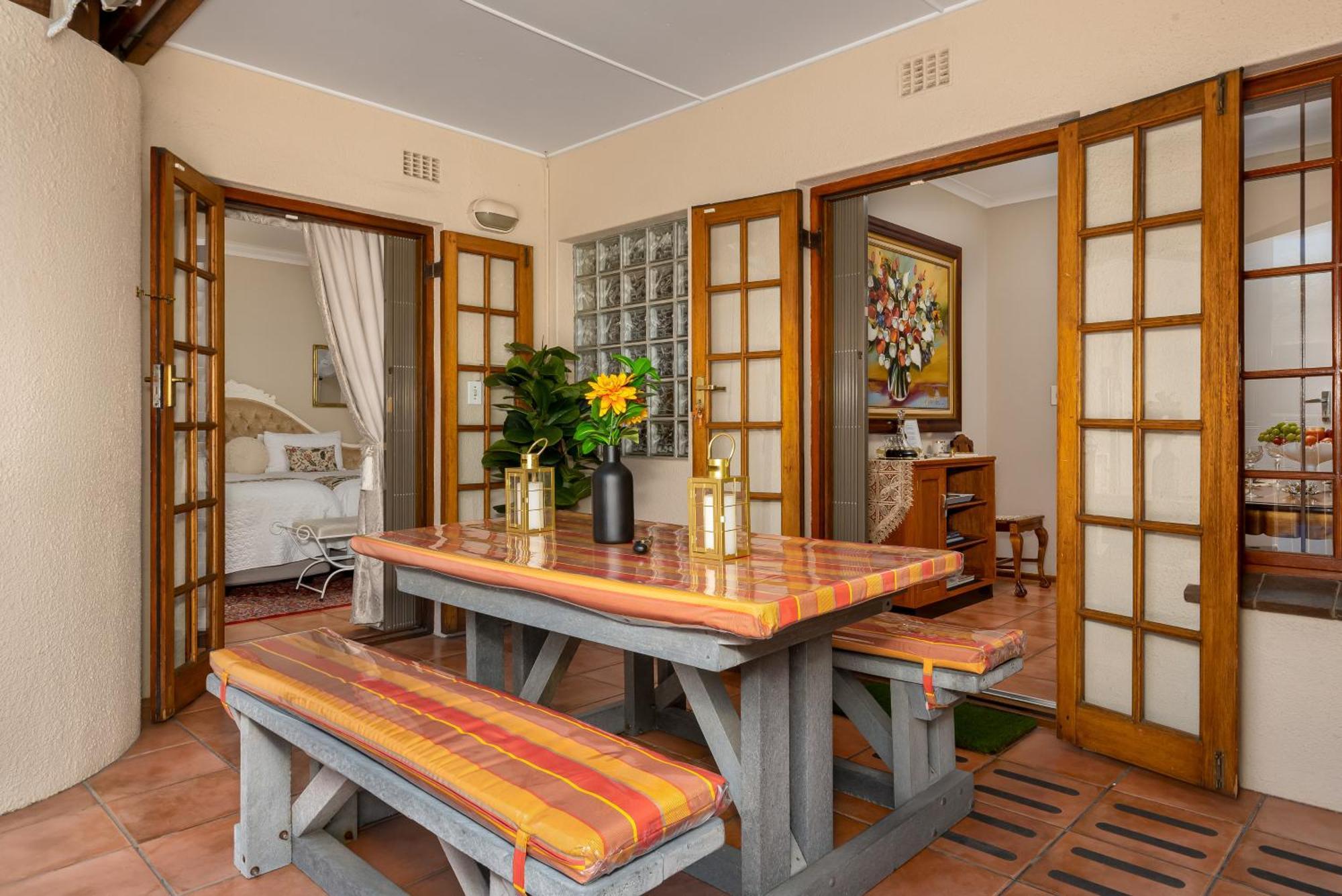Meerendal Cottage-Affordable Luxury-Private Garden With Pool & Hot Tub Kapstaden Eksteriør billede